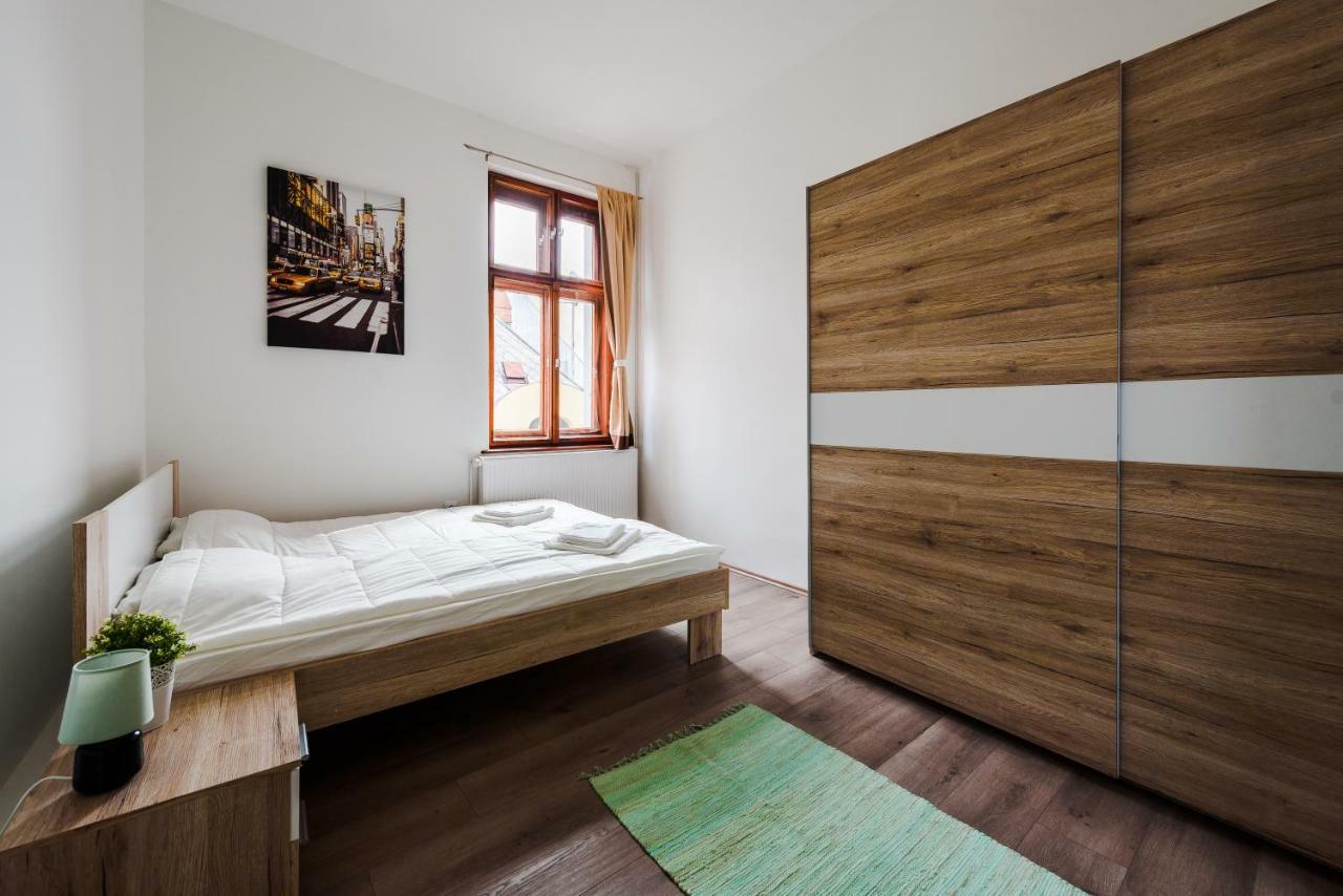 Gold Apartment - Gyor Bagian luar foto